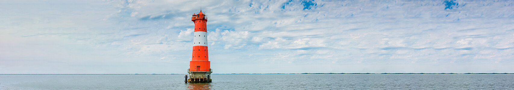 Leuchtturm im Meer