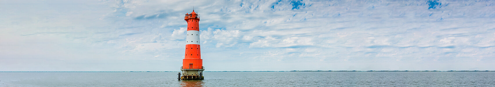 Leuchtturm im Meer